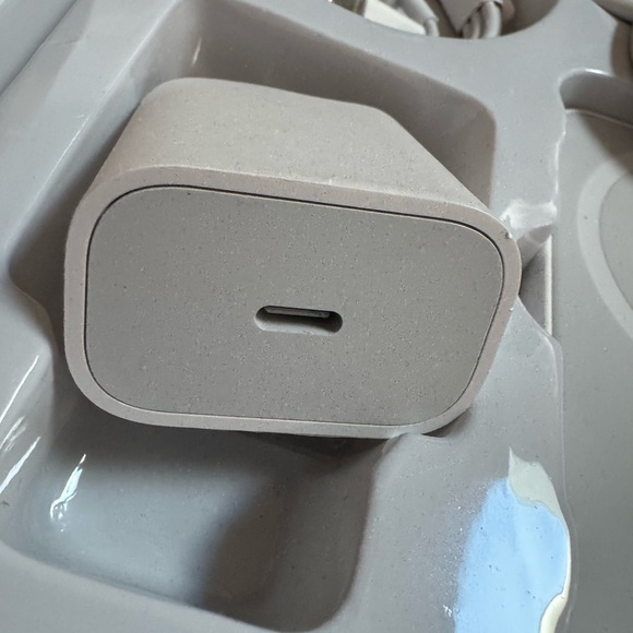 IPhone Accessories Gift Box - Picture 7 of 11